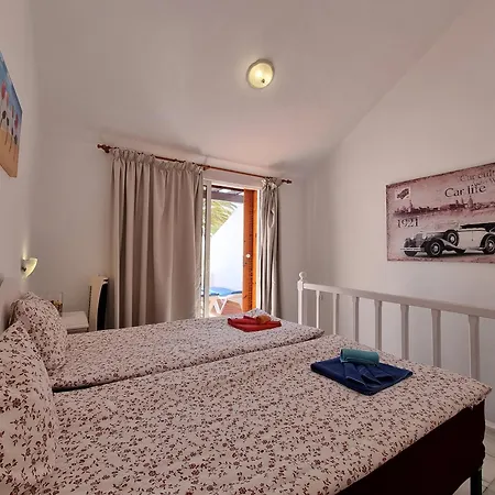 First Sealine Duplex No 6 Directly At The Sea And Beach, Heated Pool, Wifi, Terrace Playa de las Americas (Tenerife)